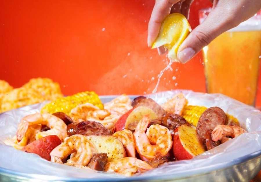 Red Lobster Brings Bold Flavors and Summer Fun to Crabfest with All-New Seafood Boils