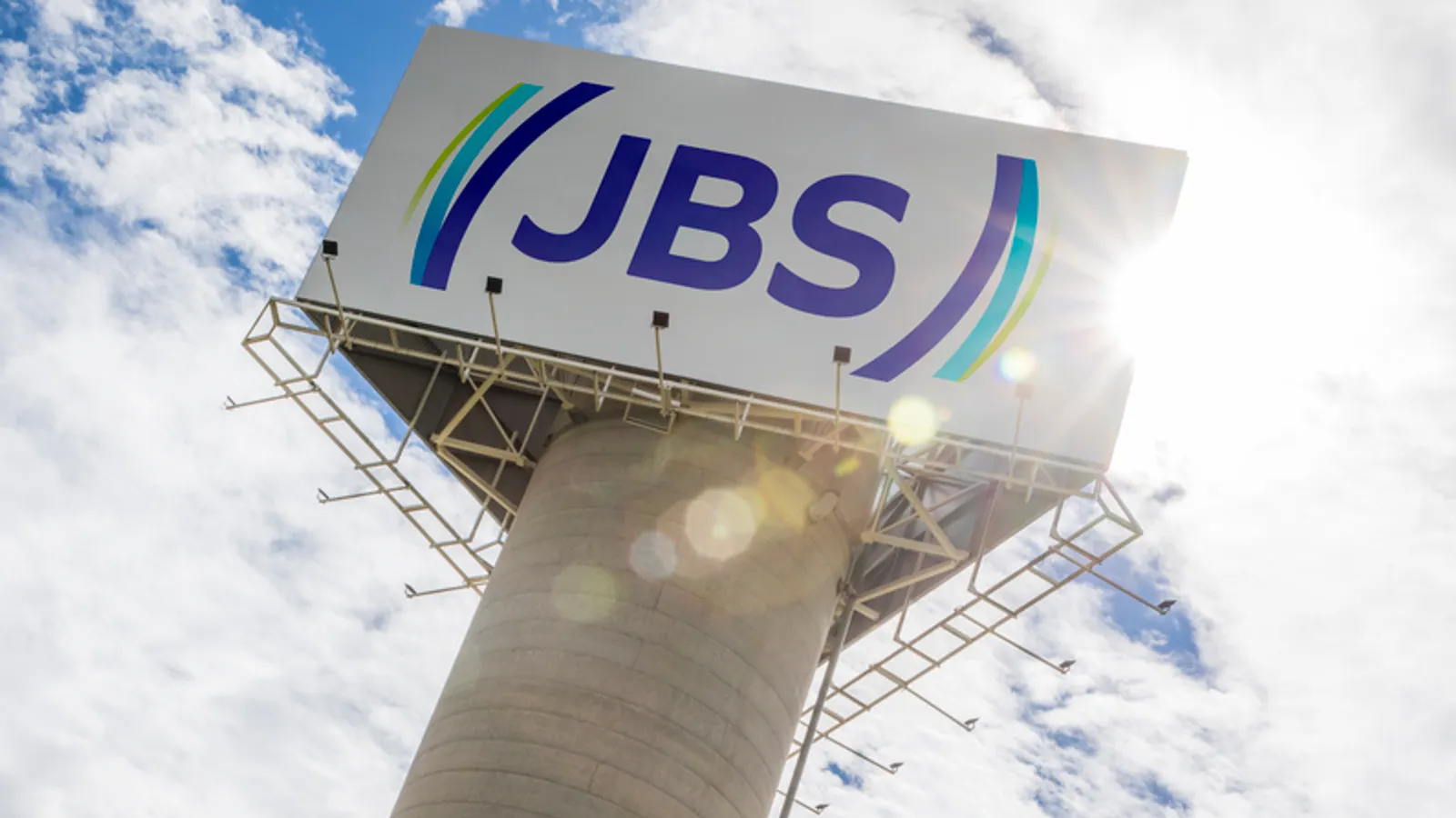 JBS invests $100M to build its largest US bacon and sausage plant