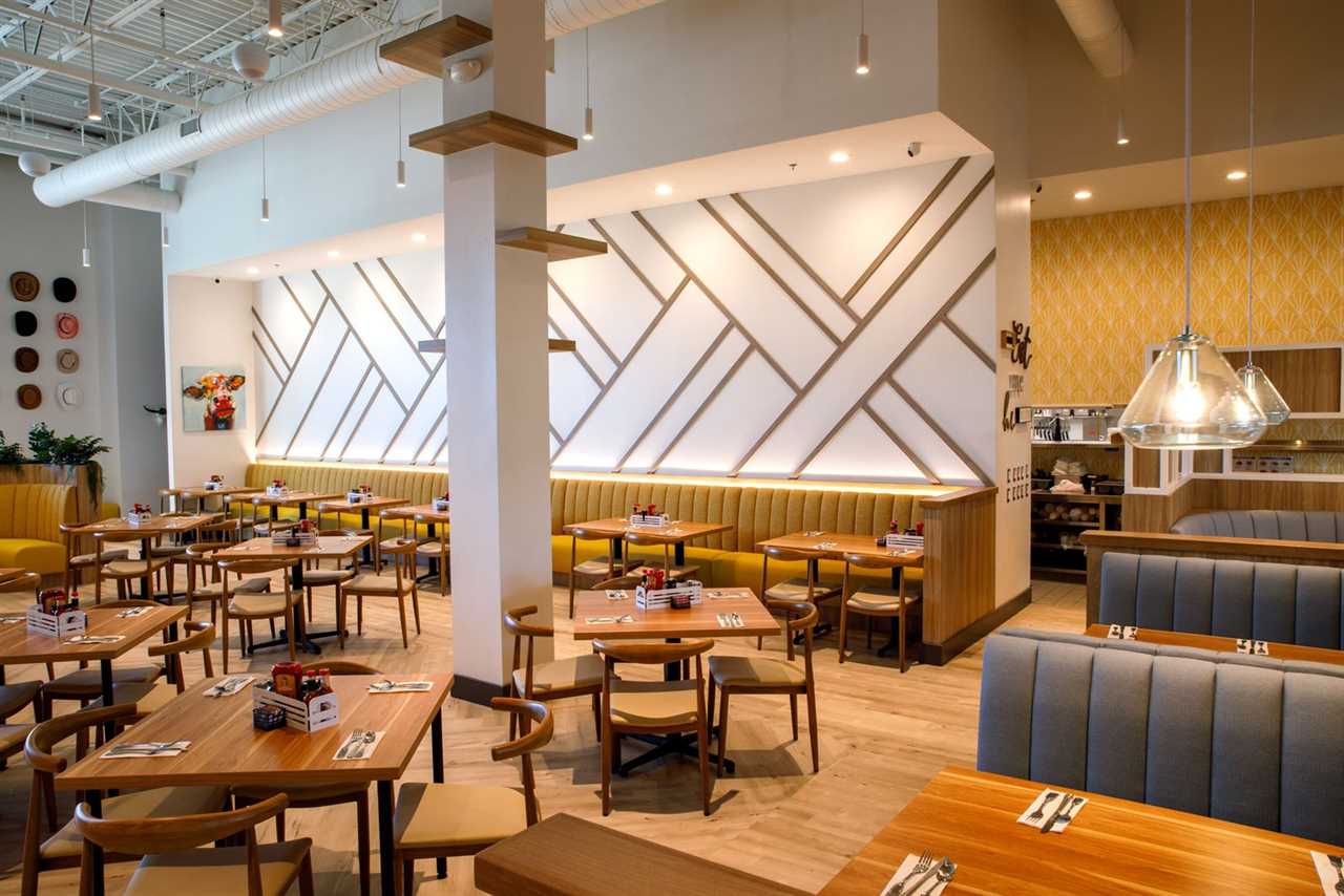 Broken Yolk Café Signs 4-Unit Deal in Dallas-Fort Worth
