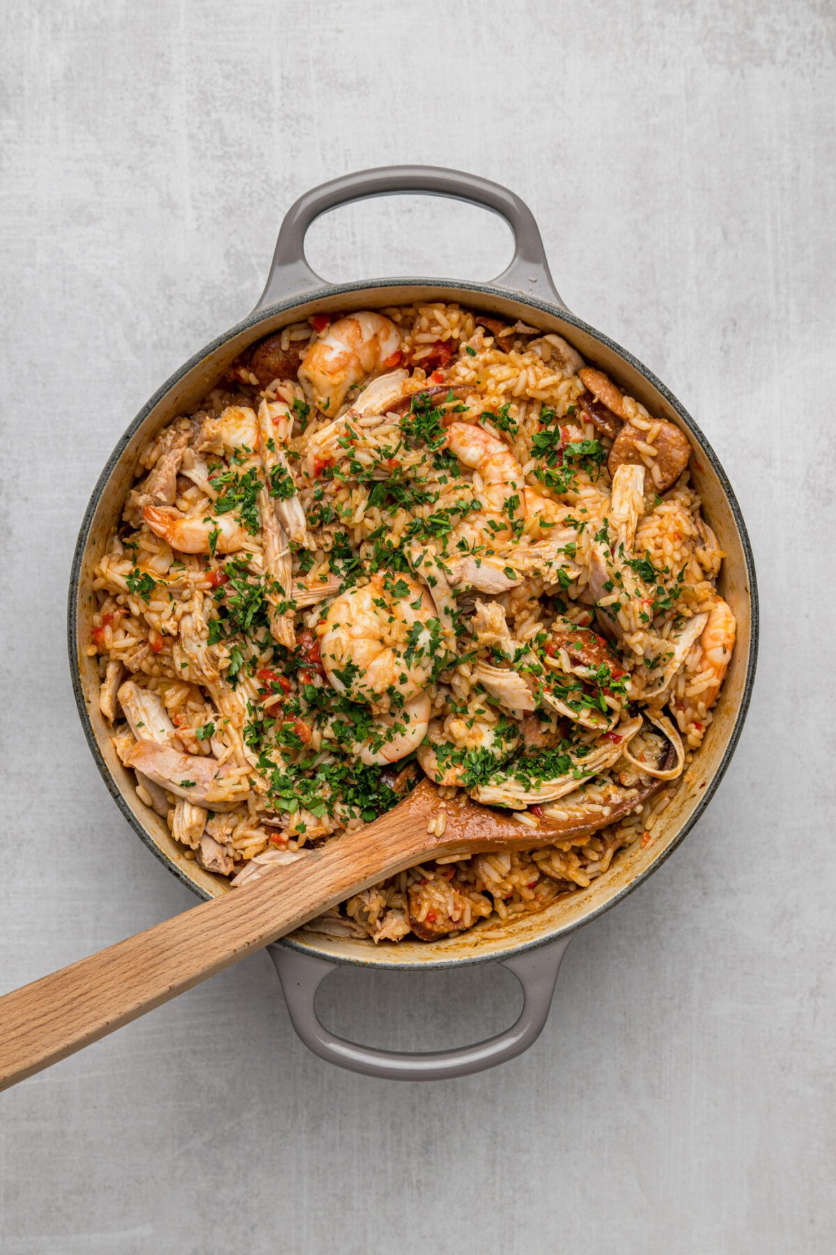 dutch oven with finished jambalaya