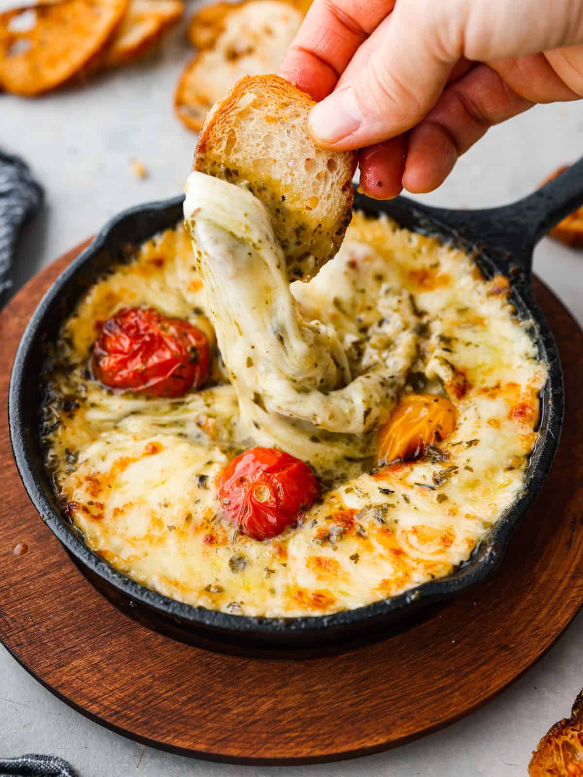 Cheesy Garlic Bread Dip