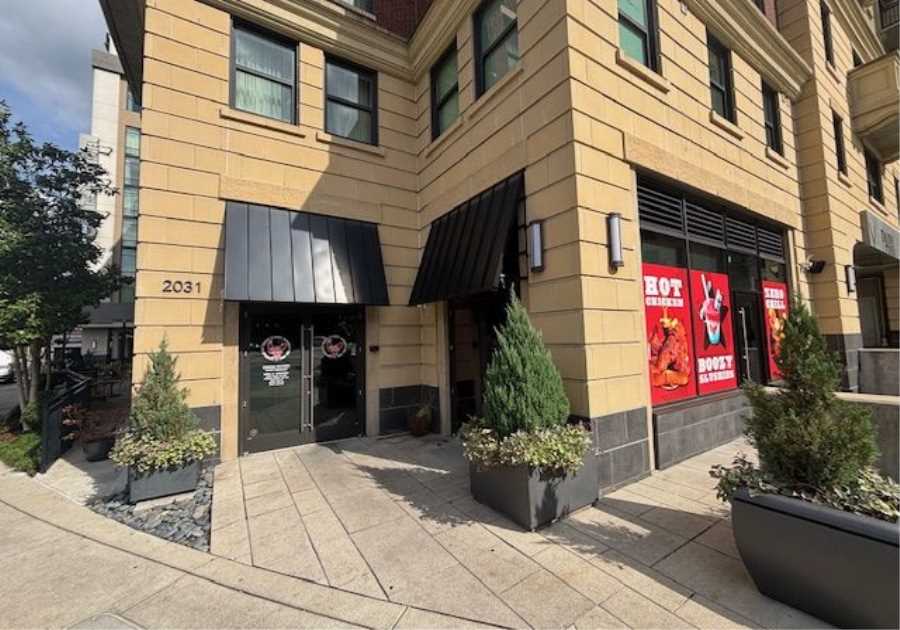 Party Fowl Heats Things Up at Vanderbilt Aertson Grand Opening