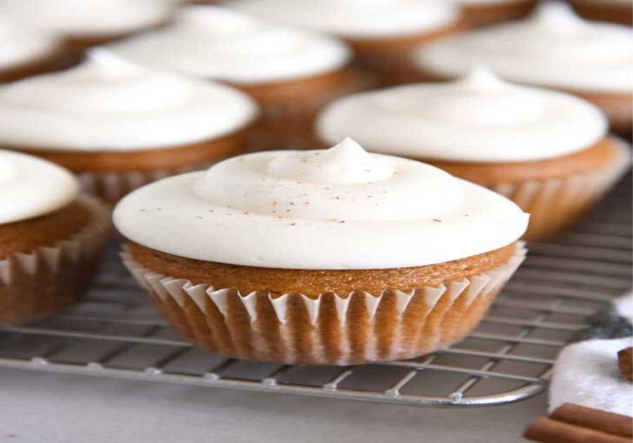 Perfect Pumpkin Cupcakes with Whipped Lotion Cheese Frosting