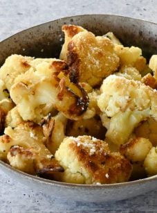 Bowl of roasted cauliflower.