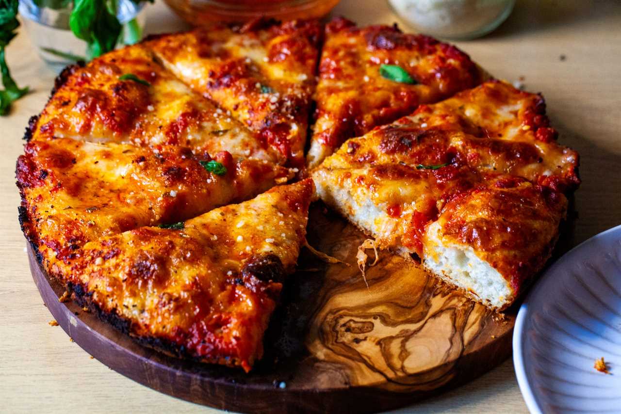 straightforward crispy pan pizza