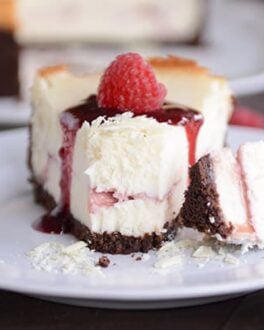 White Chocolate Raspberry Truffle Cheesecake: Cheesecake Factory Copycat!