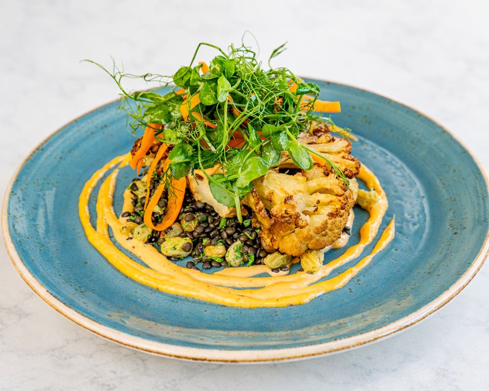 Hilton Irvine/Orange County Airport Unveils Trellis & Tide Kitchen & Bar, an All-Day California Coastal Gathering Place