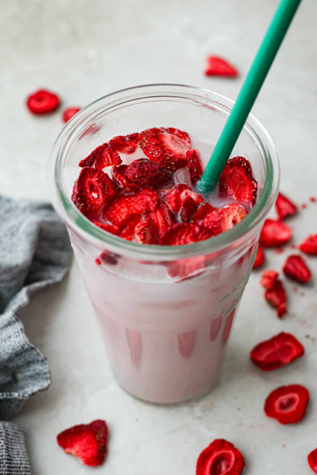 Imitator Starbucks Pink Consume Alcohol