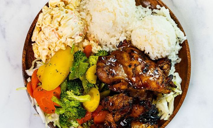 Smalls Sliders and 19 More Restaurant News Headliners of the Past Week