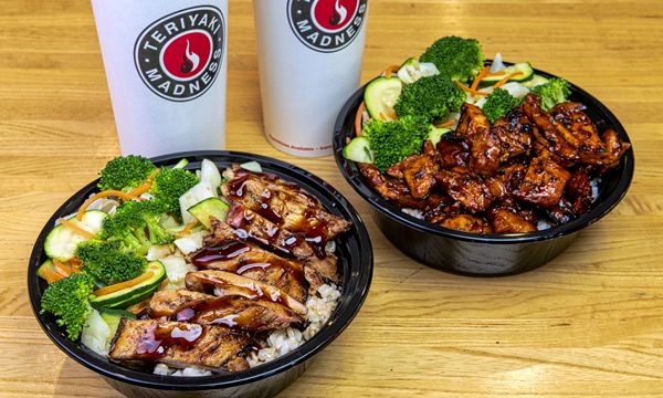 May Restaurant Deals for Mother's Day, Memorial Day, National Hamburger Day, and More!