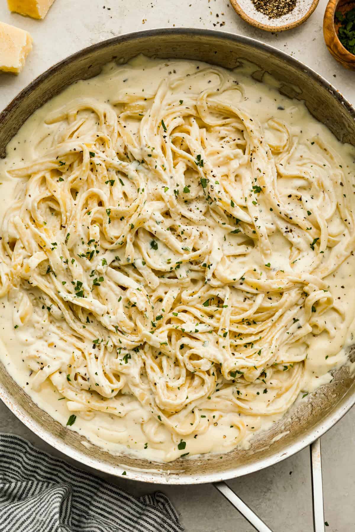 The Very Best Homemade Alfredo Sauce Recipe Ever Before!