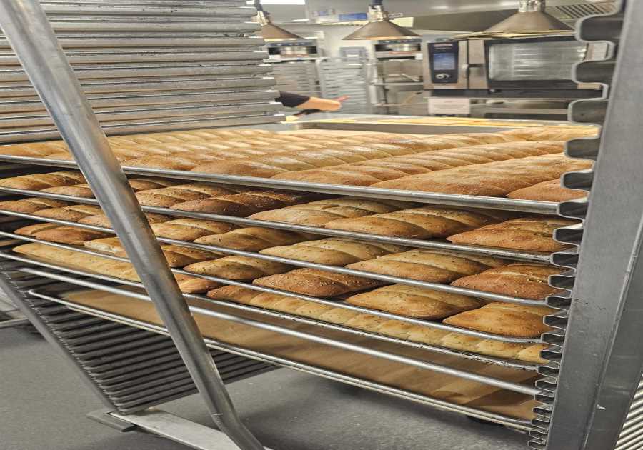 10,000 Touches, 800 Visitors, Four Hours: What a Tea Sandwich Solution Instructs About Restaurant Workflow