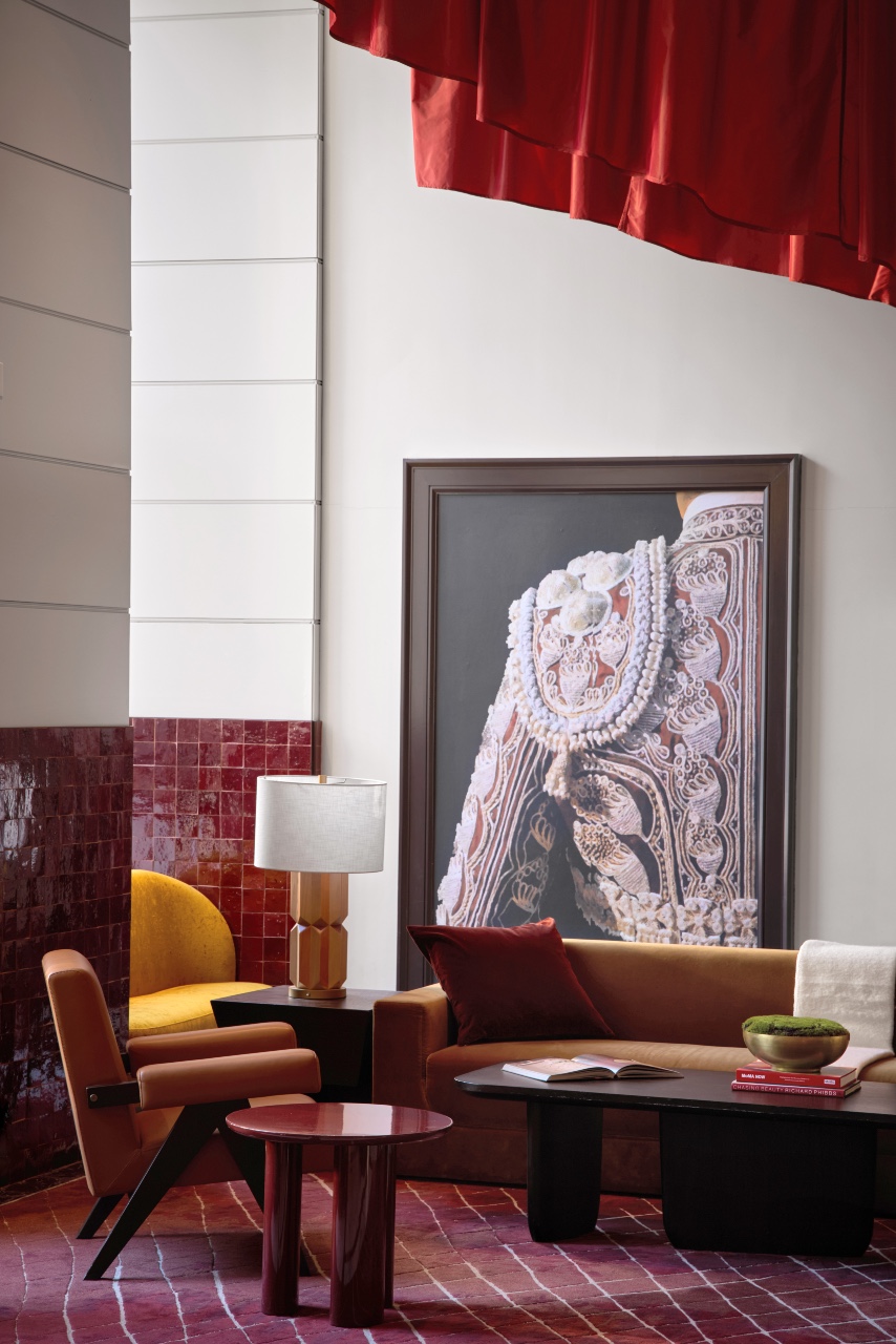 Just How Declaration Art Builds Brand Identification