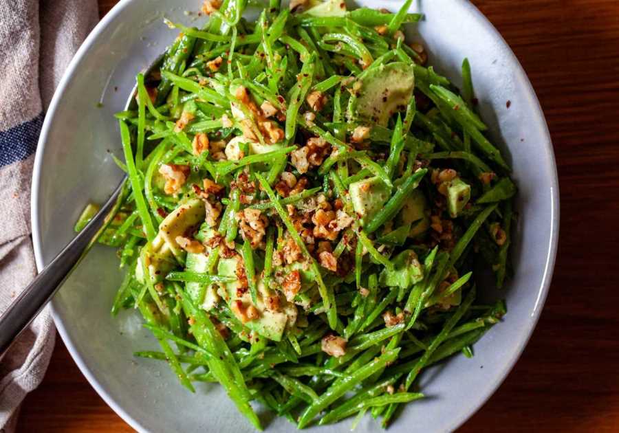 snow pea salad with avocado
