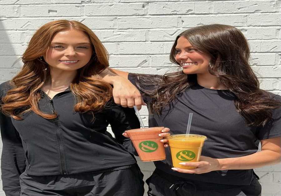 CRISP & GREEN Celebrates National Smoothie Day With “Fuel a Friend” Weekend Offer