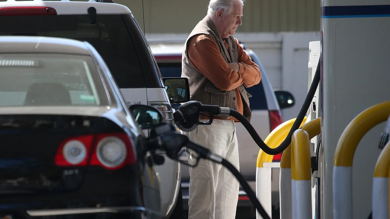 Consumer sentiment rises from record low on prospect of lower inflation