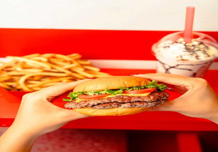 Redhead Burger Celebrates Newest Location, Now Open in Doral, Florida