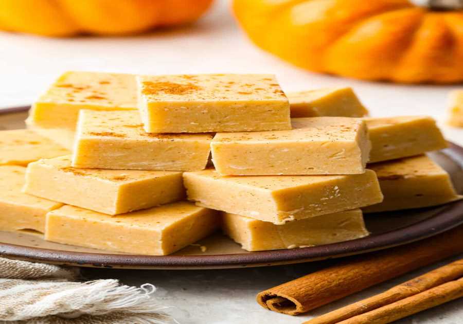 4-Ingredient Pumpkin Fudge