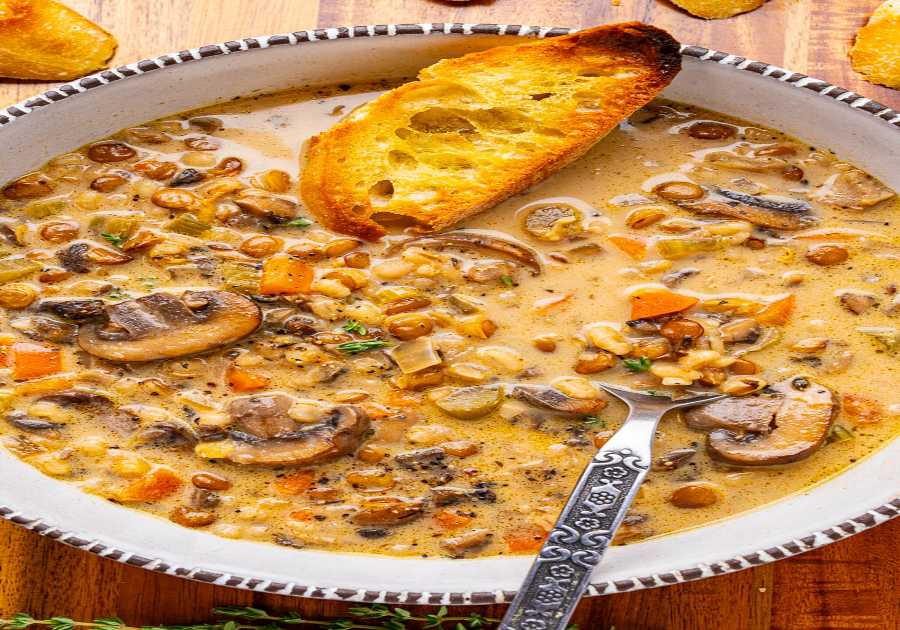 Creamy Mushroom and Barley Soup